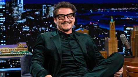 The Last of Us Star Pedro Pascal Is Ridiculously Hot in These。